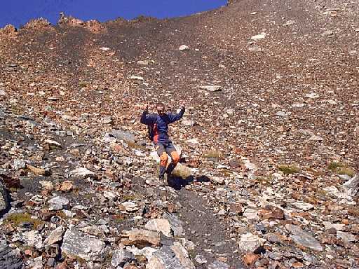 Bajamos corriendo