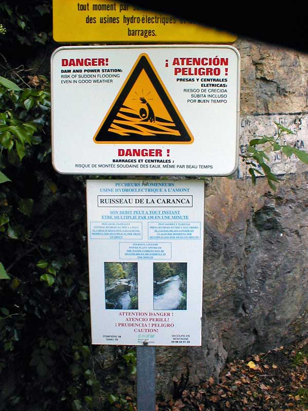 Más carteles indicando el posible peligro del recorrido 