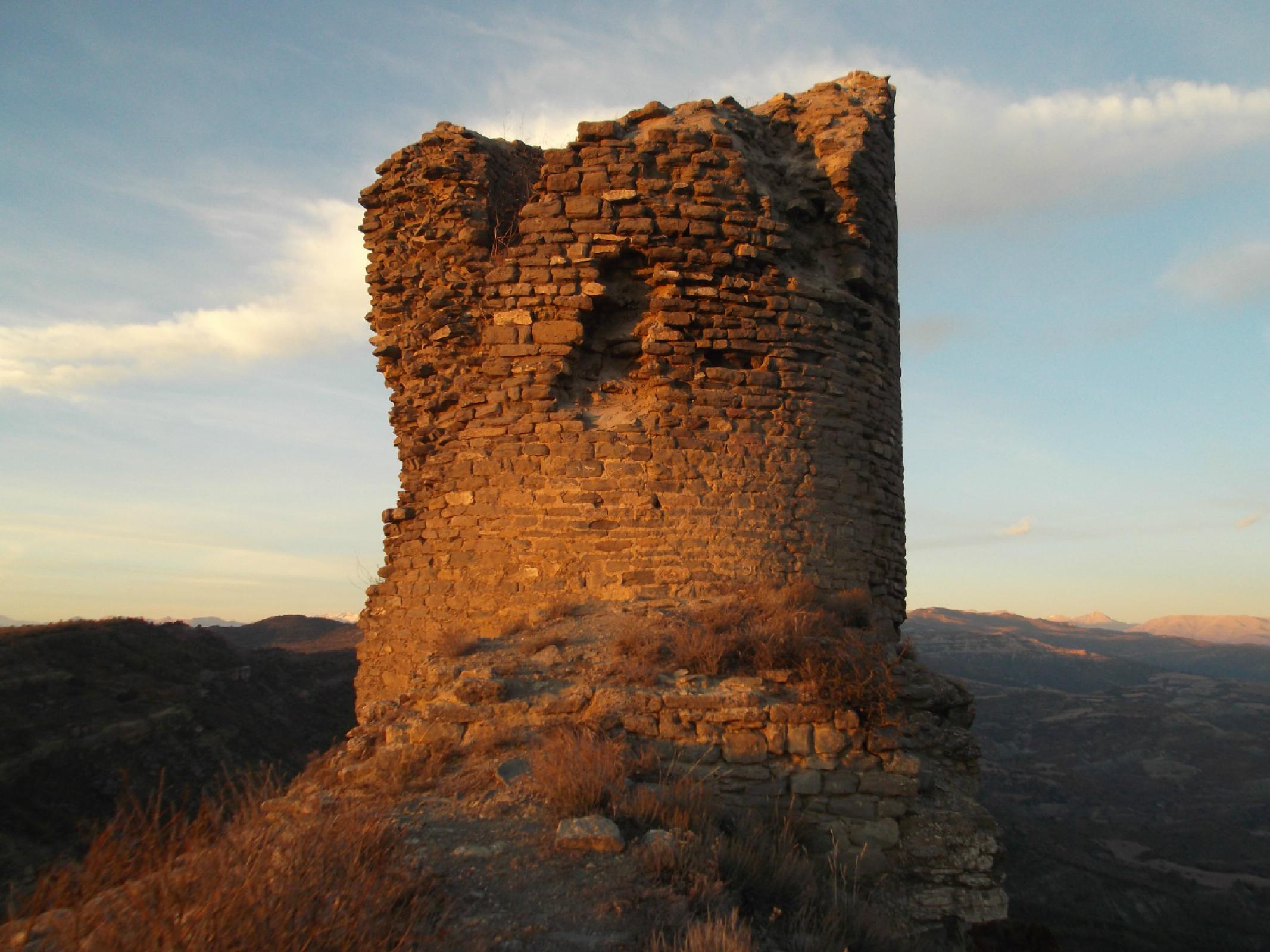 Castell de Montllobar