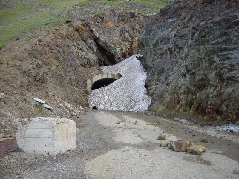 1 - Tunel de acceso al Estany de Llauset.