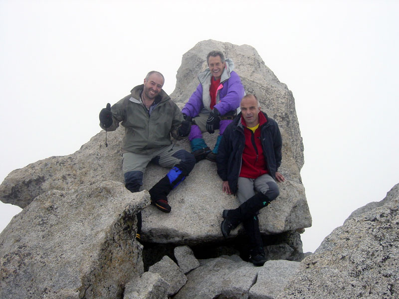 coronamos la Maladeta (3308 m) a las 12:30