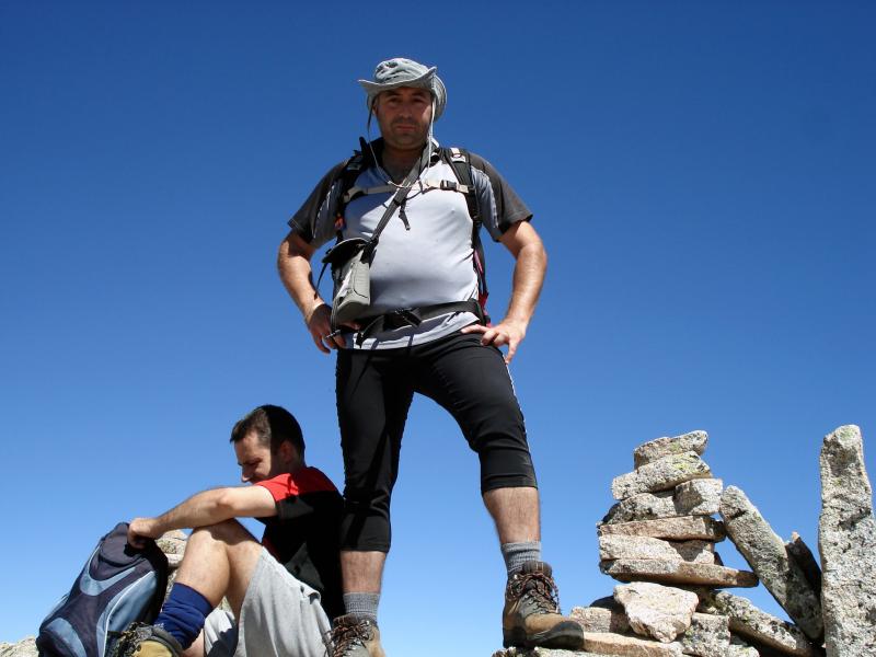 El mismísimo Maligno con la Aguja Juncadella (3021 m) bajo sus pies