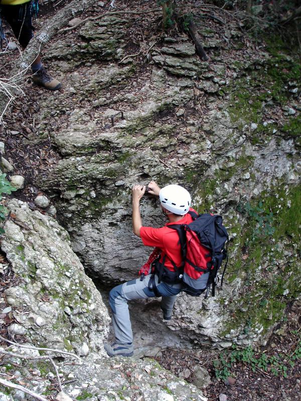 Tramo sin apenas dificultad para terminar la ferrata tras haber superado con éxito la salida de la olla.