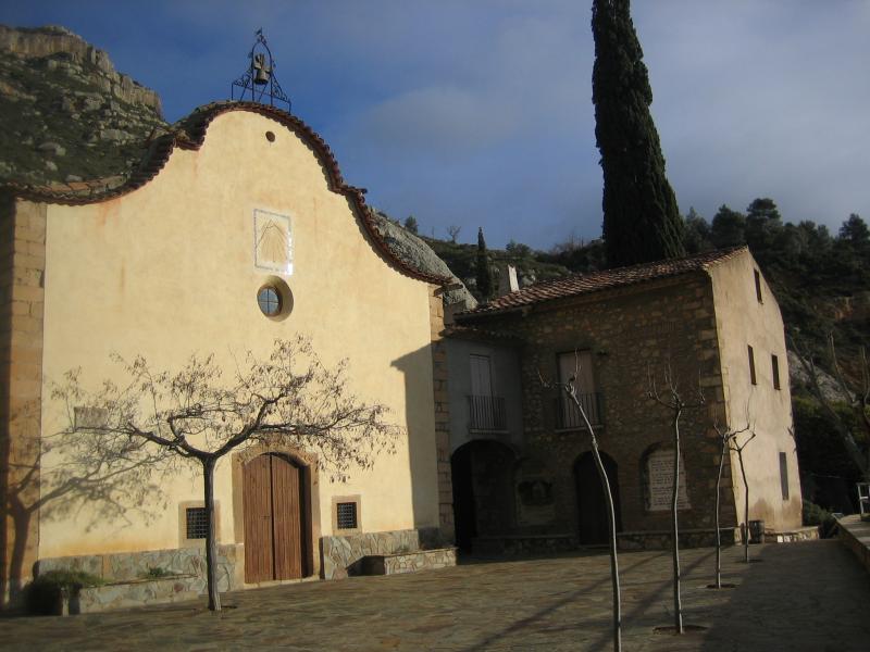 Passem pel davant de l’ermita de Sant Joan de Codolar.