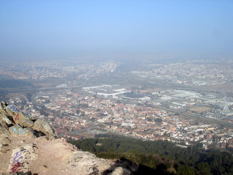 Vistas sobre Cerdanyola, Ripollet y Montcada i Reixac.