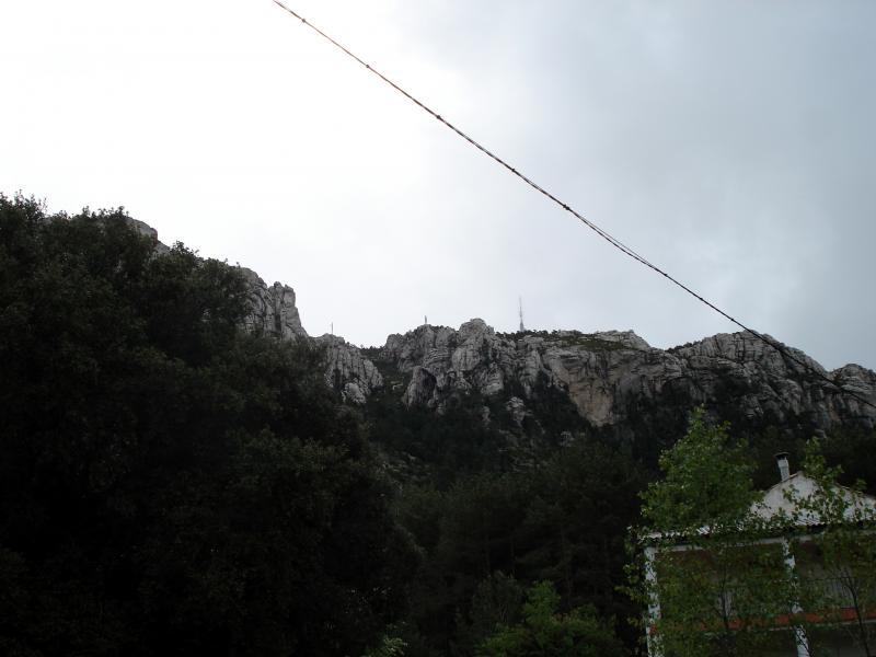Vista de la cima del Monte Caro (1447 m) desde el comienzo de la excursión.