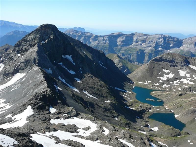 Panorámica hacia el Robiñera y lagos de la Munia.