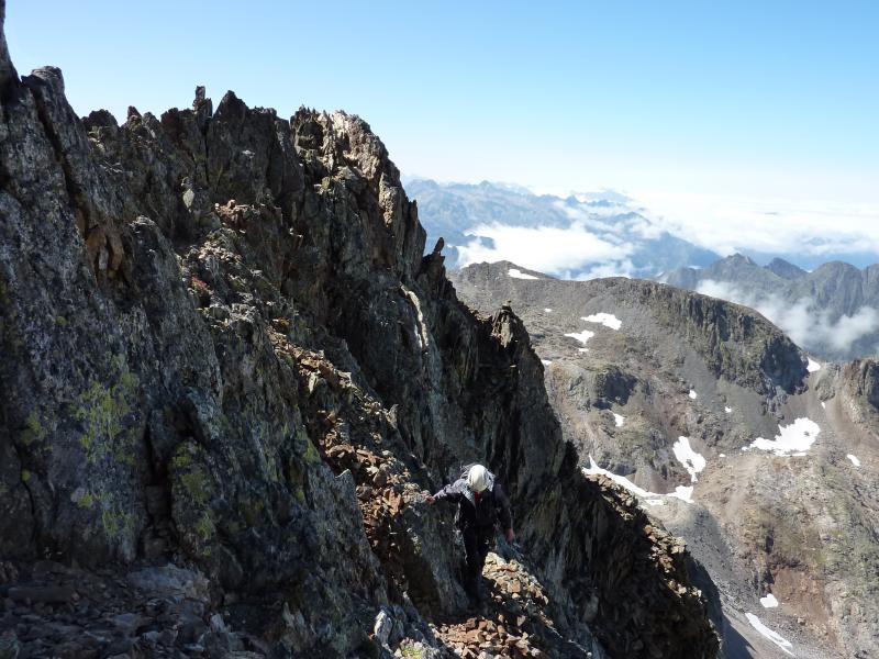 Flanqueo por el lado izq. de la cresta