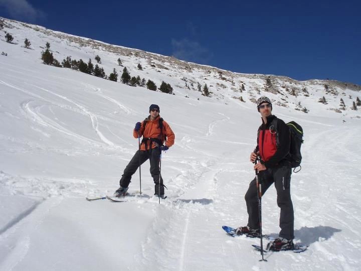 Nico amb esquís i en Sergi