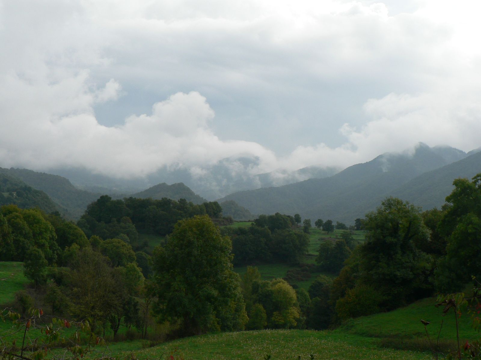 Después de aparcar el coche en Vidrà, se nos presentaba este paisaje