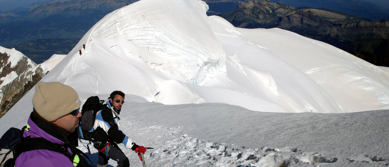 Juanma y Ramón bajando del Mont-Blanc (4807 m)