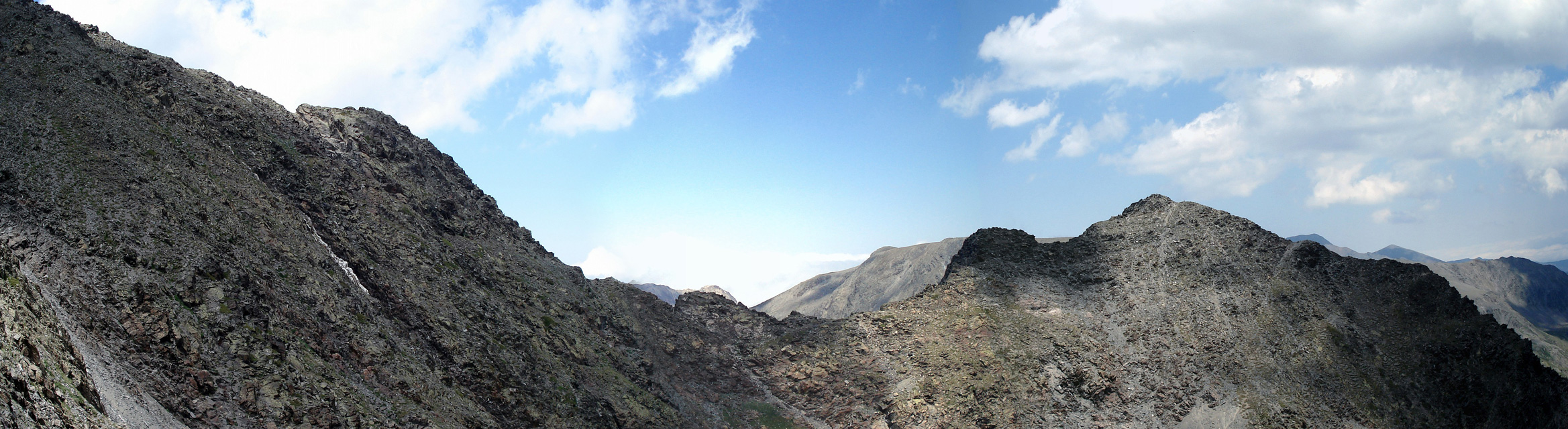 Subida desde el Carlit de Baix (2806 m) hacia el Carlit (2921 m)
