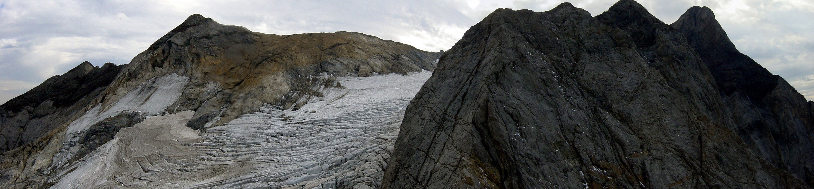 Vista del glaciar del Vignemale desde el Petit Vignemale (3032 m)