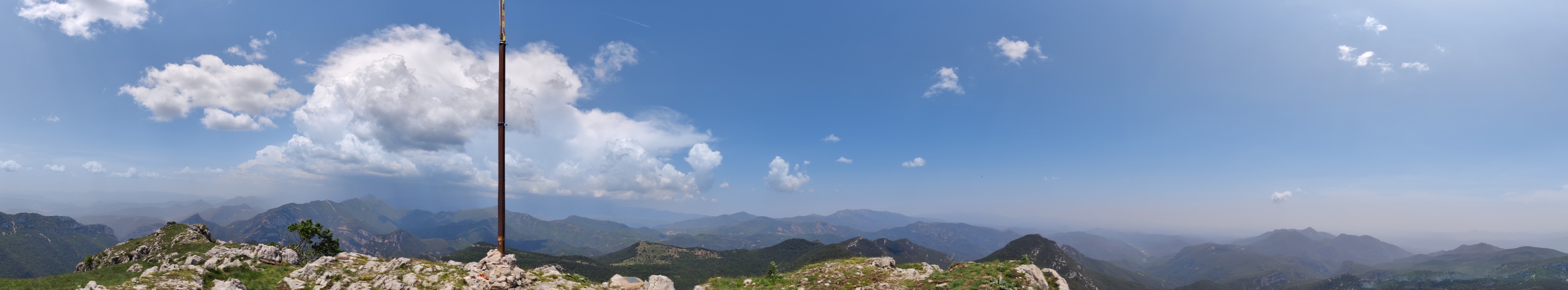 Vistas desde la cima del Puig de Bassegoda (1373 m)