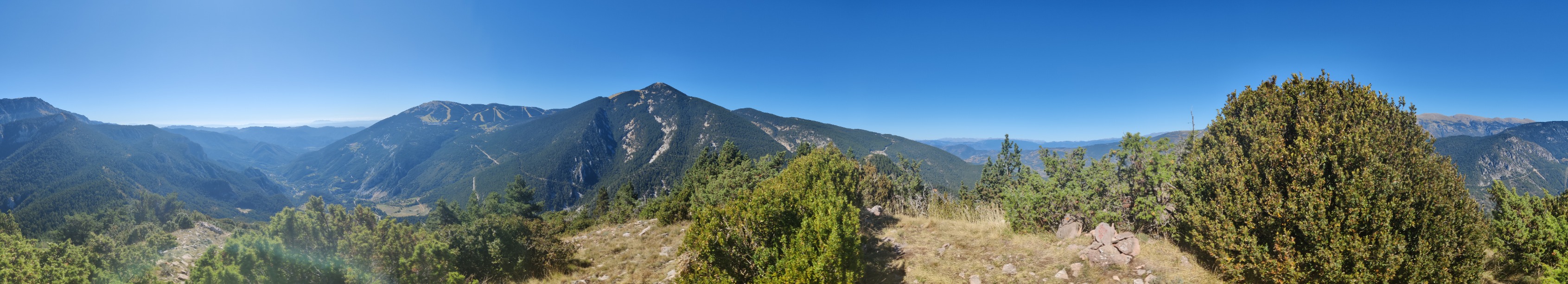 Vistas desde la cima de la Roca de Migdia (Serra del Verd) (1870 m)