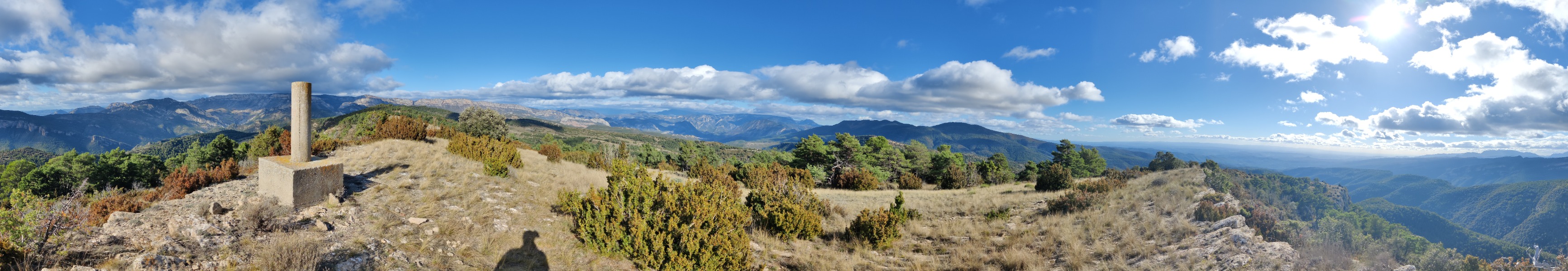 Vistas desde la cima del Serrat de Carrasquers (1429 m)