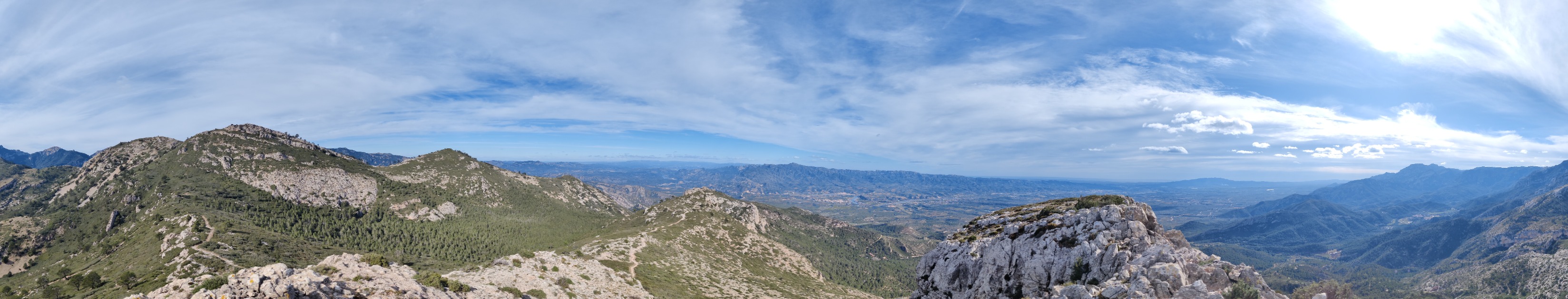Vistas desde la cima de La Moleta (812 m)