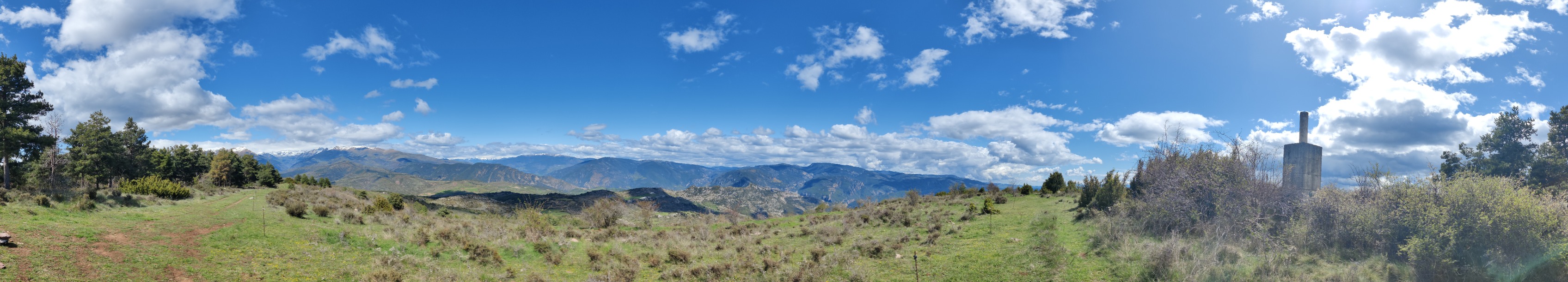 Vistas desde la cima del Roc de Sant Aventí (1480 m)