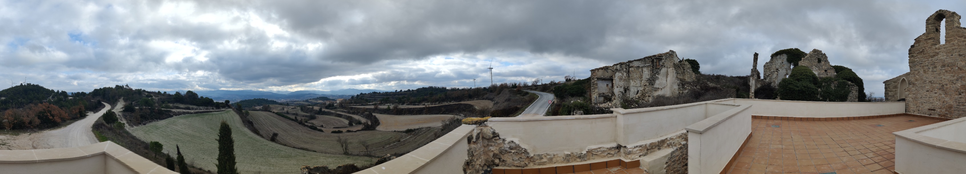 Vistas desde l'Esglèsia de Sant Jaume de Montargull sobre el Turó del Galutxo